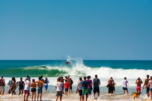 seignosse-landes-nouvelle-aquitaine-france-surf-people-vague-planche-competition-camping-5-etoiles-resasol-vacances-loisirs-evenements-Lou-Pignada