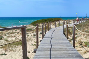 vielle-saint-girons-landes-nouvelle-aquitaine-france-plage-ponton-bois-ocean-atlantique-turquoise-soleil-outdoor-resasol-vacances-loisirs-evenements-lou-pignada