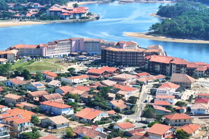 Vieux Boucau les Bains village authentique dans les Landes Nouvelle Aquitaine balnéaire avec vue sur le lac marin port d'albret